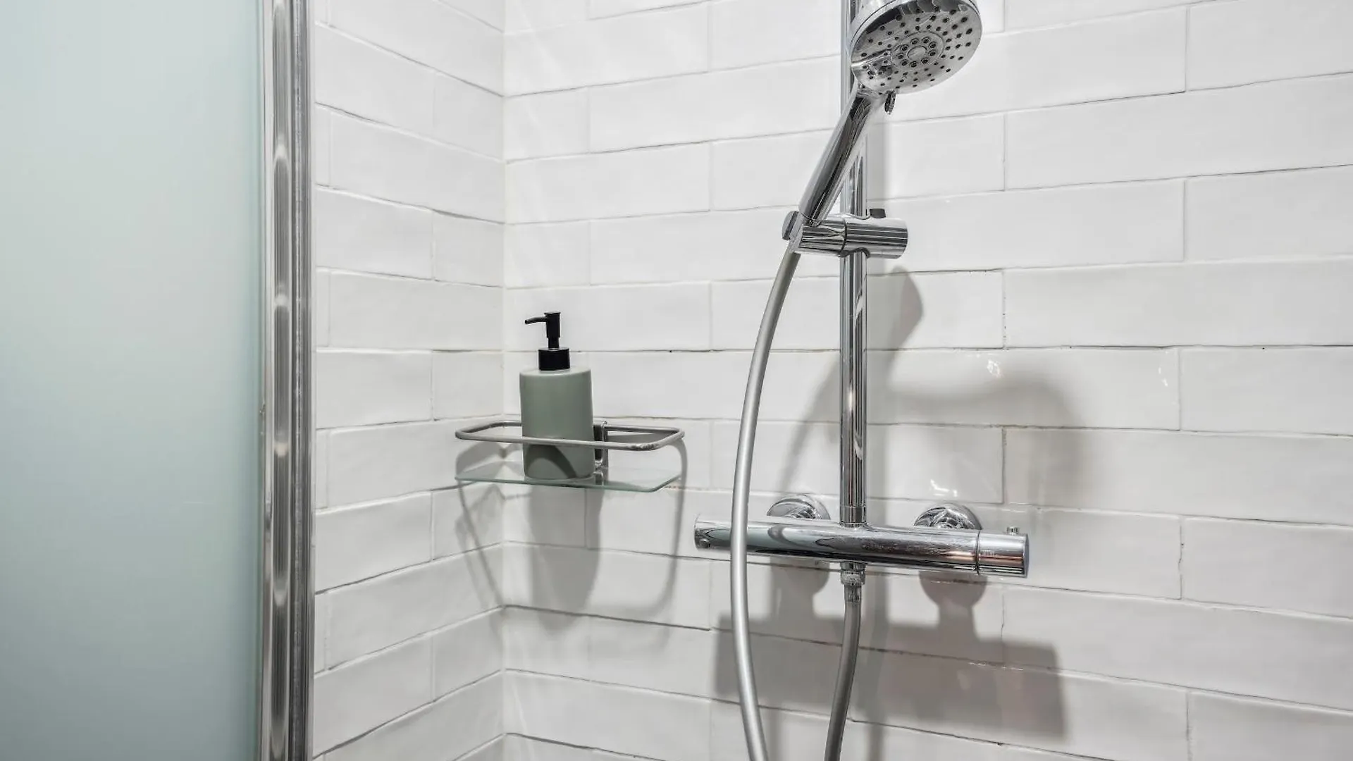 Eiffel & Invalides - Cityapartmentstay Paris