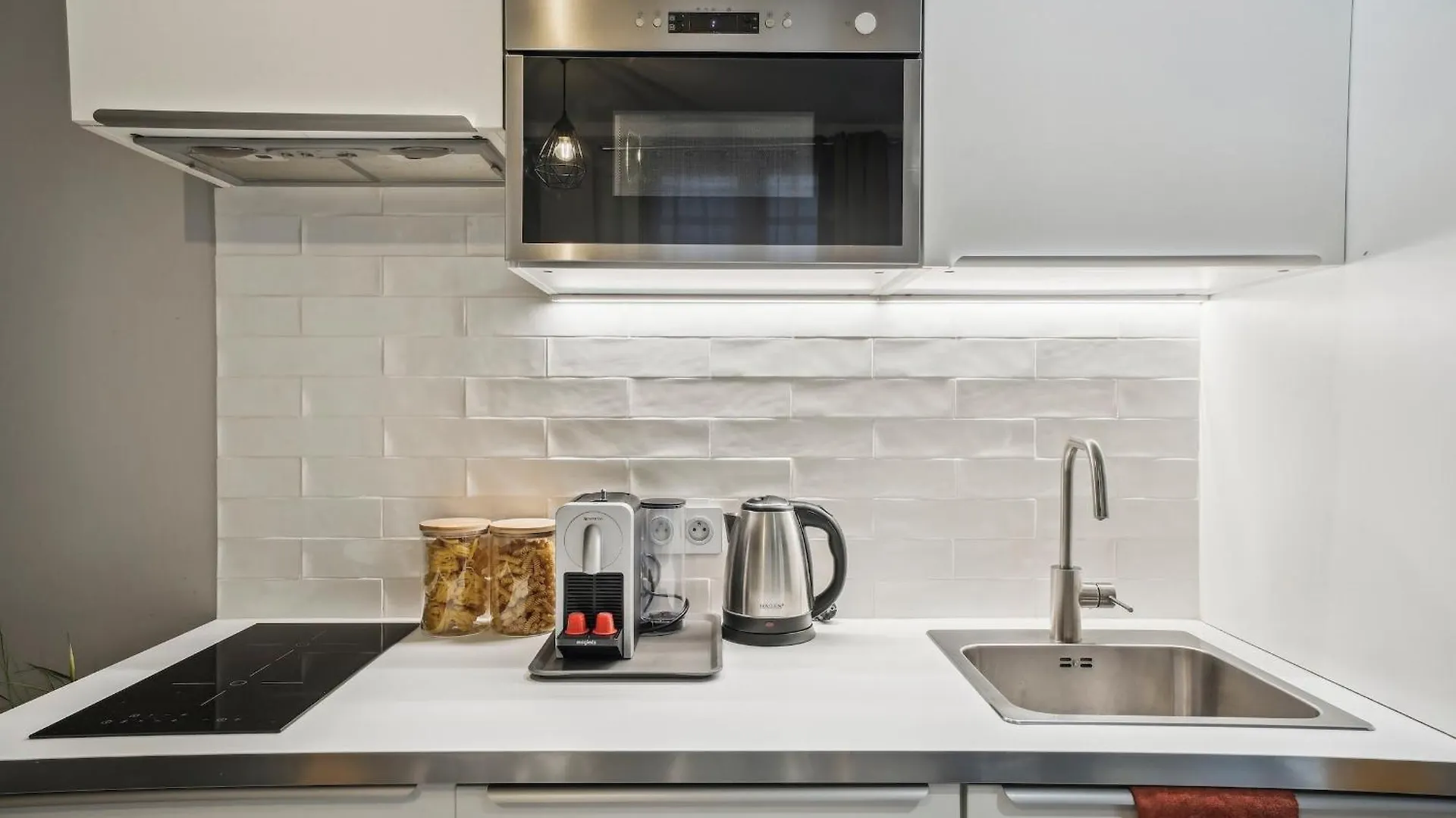 Eiffel & Invalides - Cityapartmentstay Paris 0*,  Frankrig