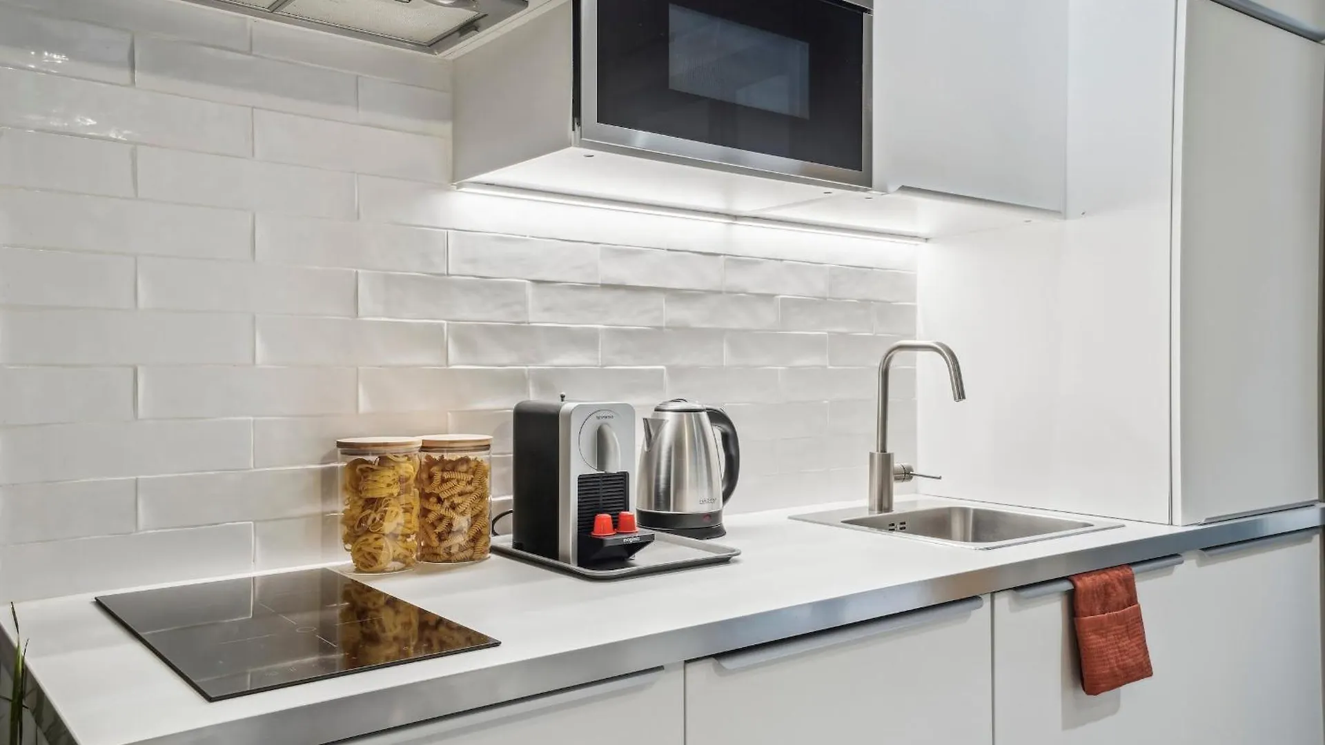 Eiffel & Invalides - Cityapartmentstay Paris